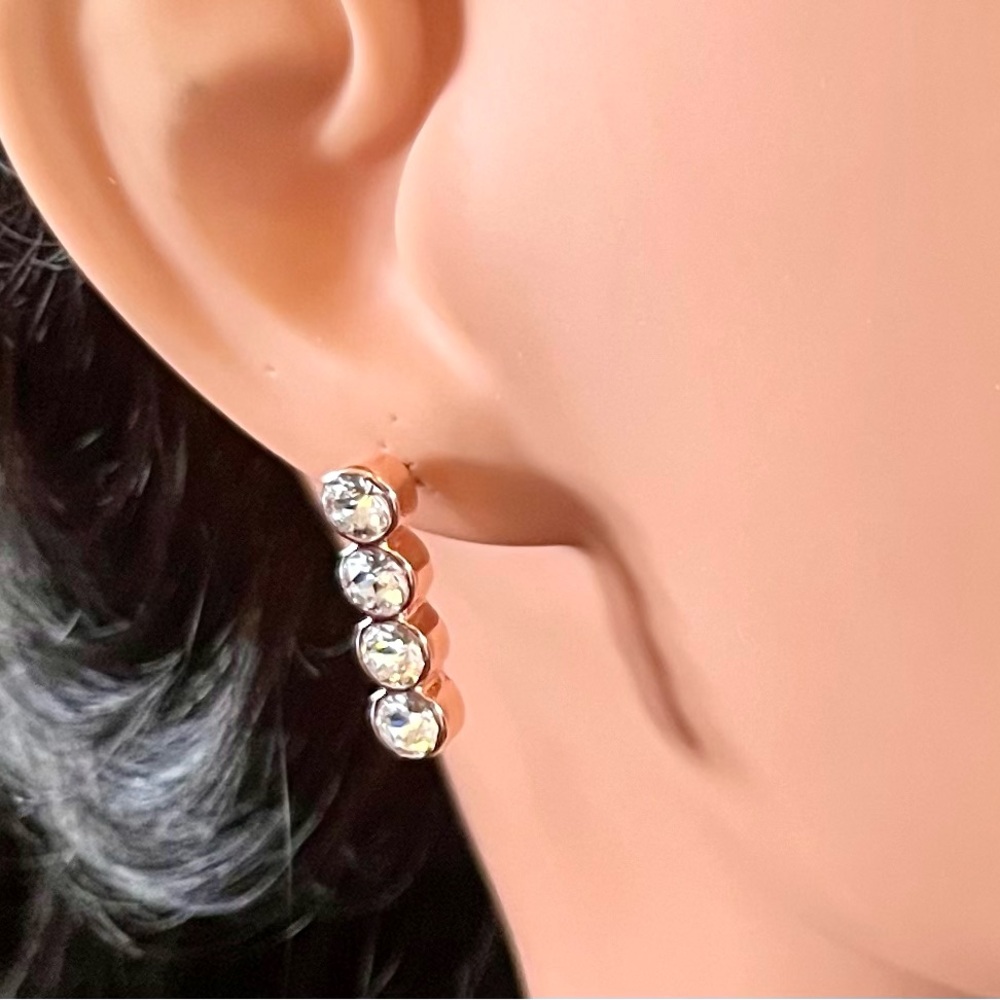 Swarovski crystal (NWT) rose gold plated pierced earrings jewelry - Picture 4 of 17